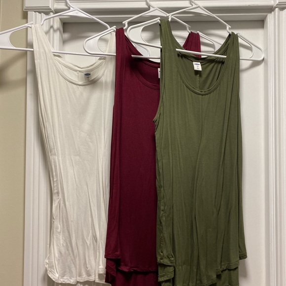 SET OF THREE OLD NAVY LUXE TANKS - Picture 5 of 5